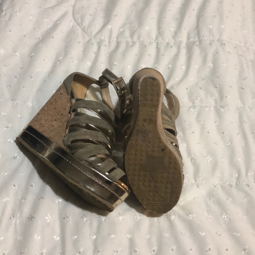 Shoes - Picture 4 of 5